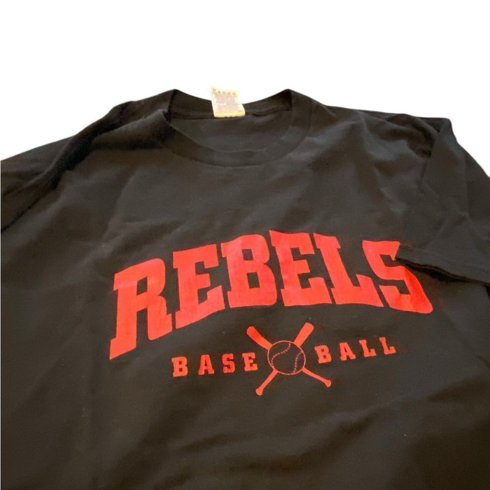 Rebels baseball t shirt like new see pics size XL